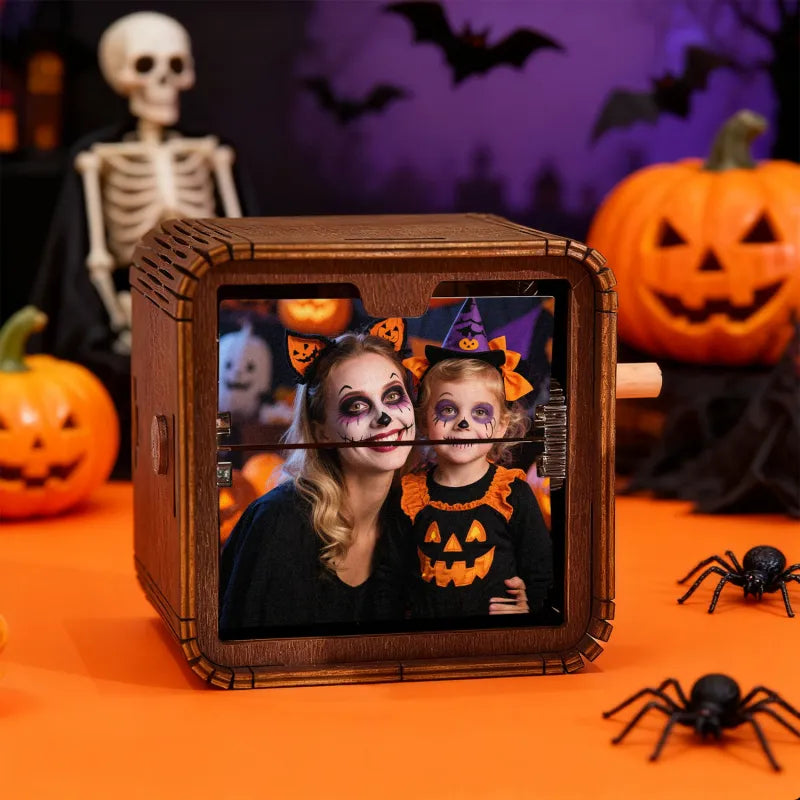 Custom 16 Halloween Photos Music Flipbook Frame Animation Machine Mechanical Hand-cranked Photo Album with Light Unique Halloween Gifts
