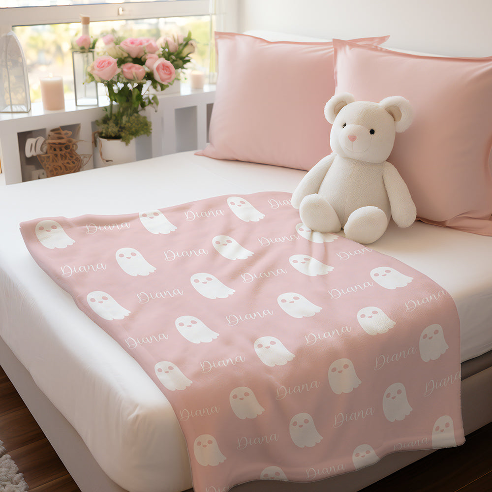 Personalized Name Cute Ghost Pattern Blanket – Custom Name Engraving Halloween Gift