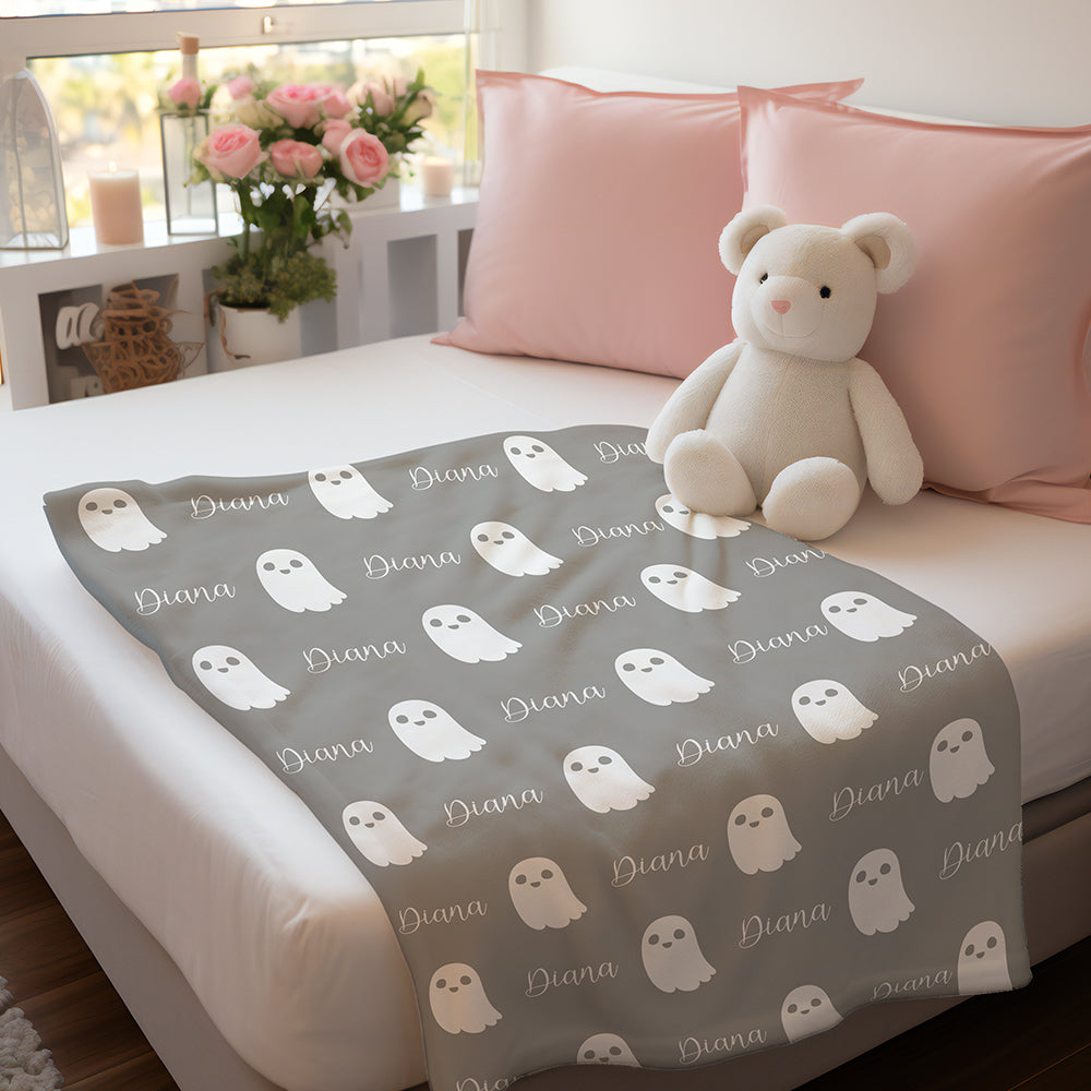 Personalized Name Cute Ghost Pattern Blanket – Custom Name Engraving Halloween Gift