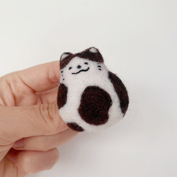 Adorable Handmade Felt Kitten Brooch - Perfect Gift for Cat Lovers