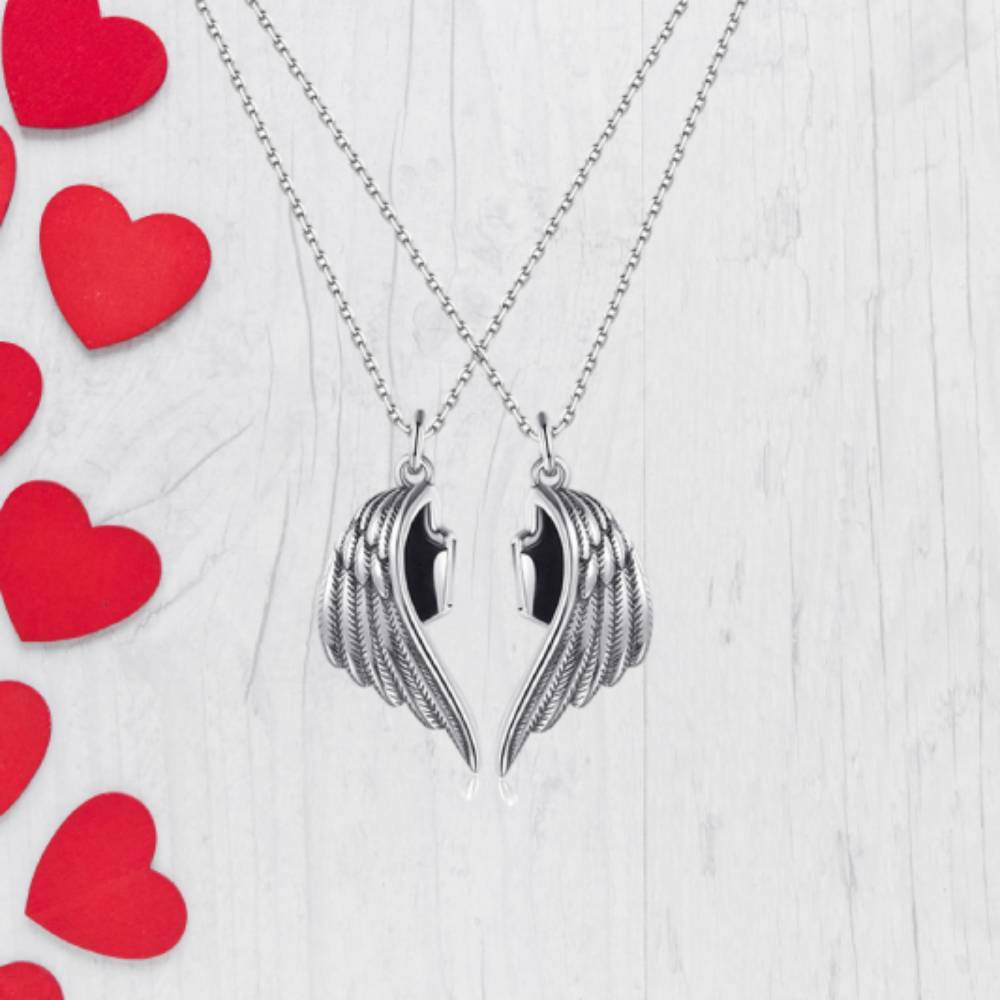 Couple Necklace Magnetic Matching Necklaces for Couples Valentine's Gift for Lover