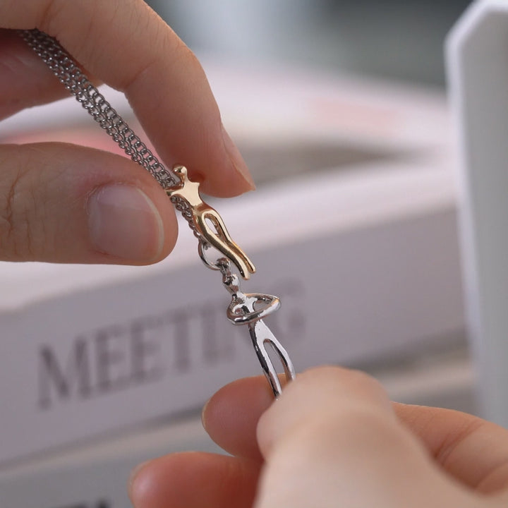 Trendy Hug Pendant Necklace for Women – Romantic Valentine's Day Jewelry Gift